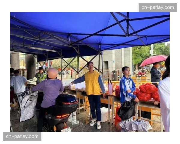 通讯：风雨无阻，志愿者团队保障赛事顺利进行的24小时