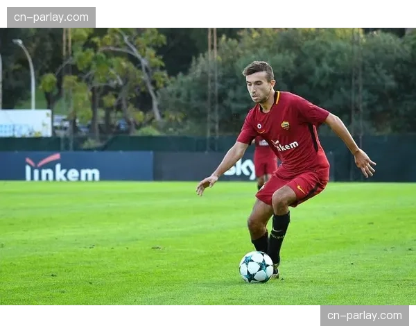 罗马俱乐部官方宣布与19岁青训后卫完成首次职业合约续签