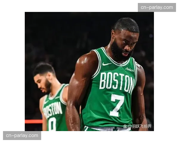 老将的价值：一篇关于霍福德如何凭借经验指挥凯尔特人队防守轮转的特写